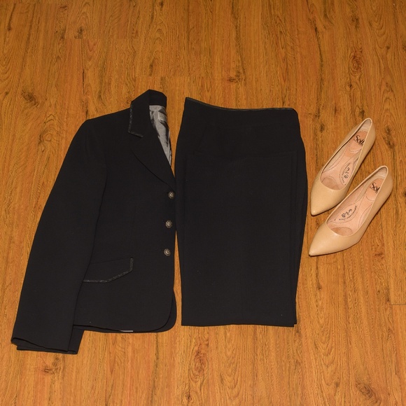 TAHARI ARTHUR S. LEVINE BLACK SUIT - Picture 4 of 5